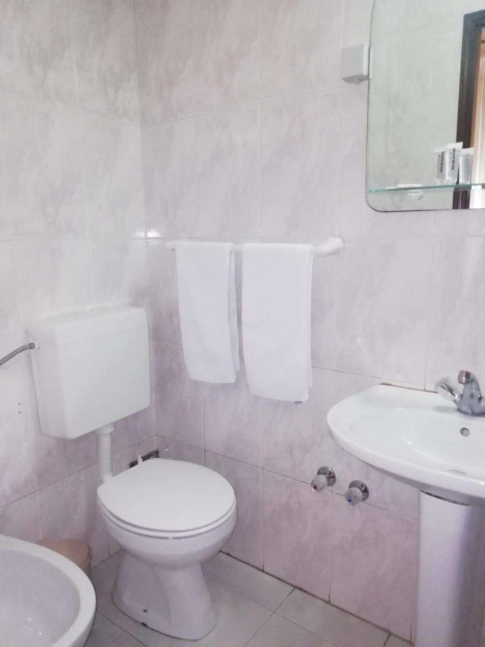 Apolo Bed and Breakfast Lissabon Buitenkant foto